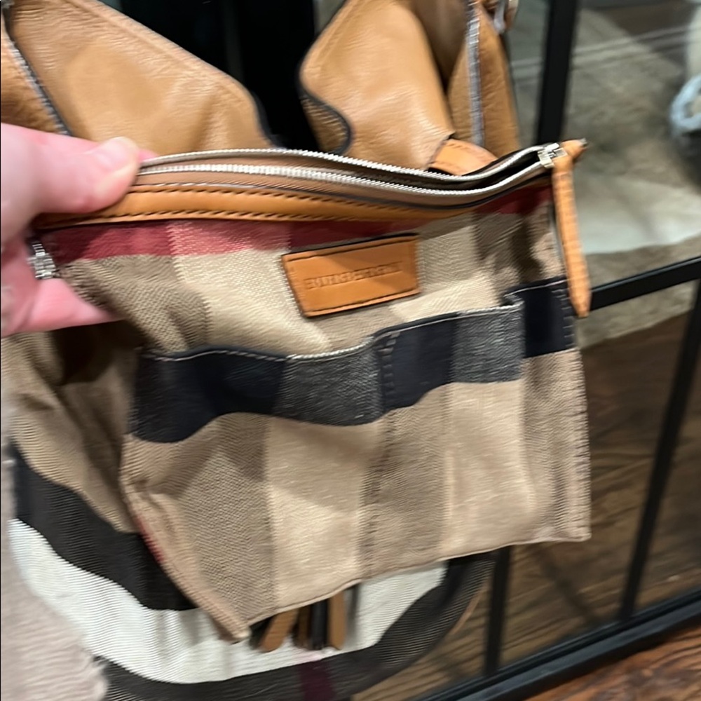 Burberry Grainy Calfskin Canvas Mega Check Medium Ashley Tassel - Picture 5 of 7